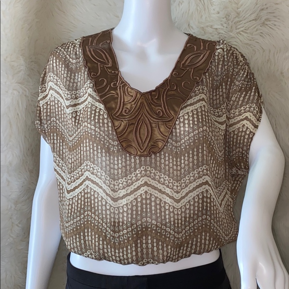 Blouse - Picture 2 of 3